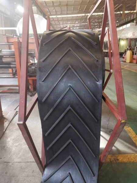 <b>花紋（wén）輸送帶的（de）專（zhuān）業生產商~91视频网站入口橡膠</b>