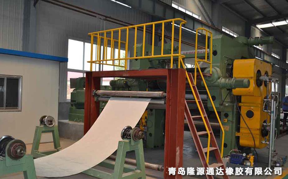 橡膠（jiāo）輸送帶（dài）生產設備